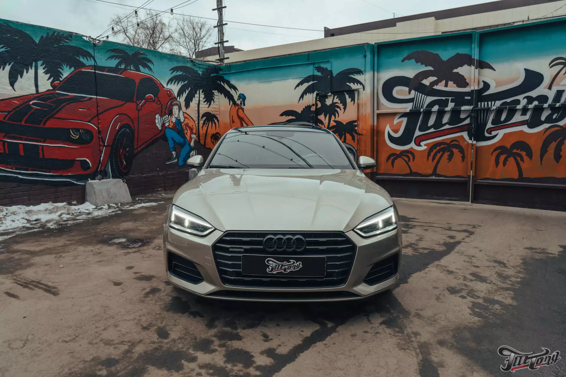 Audi A5. Кузовной ремонт, полная расклейка винила